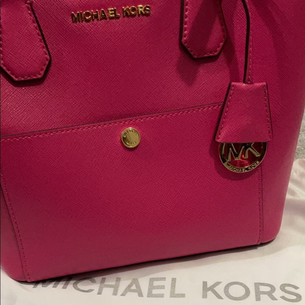 COPY - Brand New with storage Bag Hot pink and orange on the inside